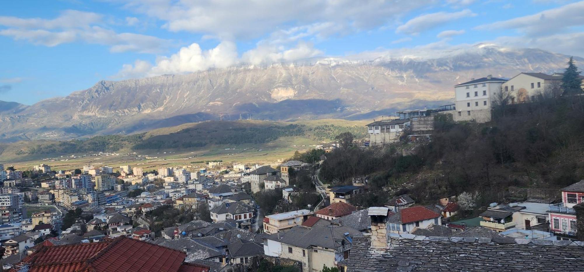 Silver Hill Guesthouse Gjirokastër Quarto foto